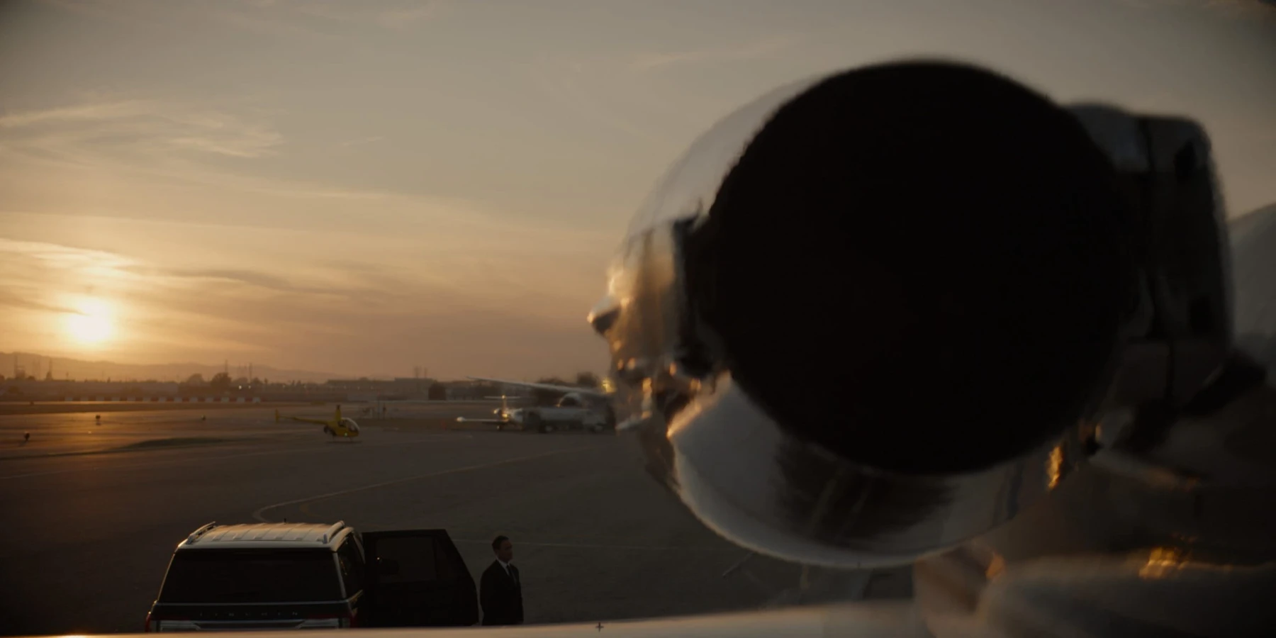 the old man raynault visual effects airport